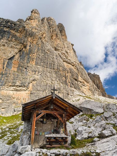 Zwick, Martin 아티스트의 Chapel of Rifugio Tuckett e Sella-The Brenta Dolomites-UNESCO World Heritage Site-Italy-Trentino-Va작품입니다.